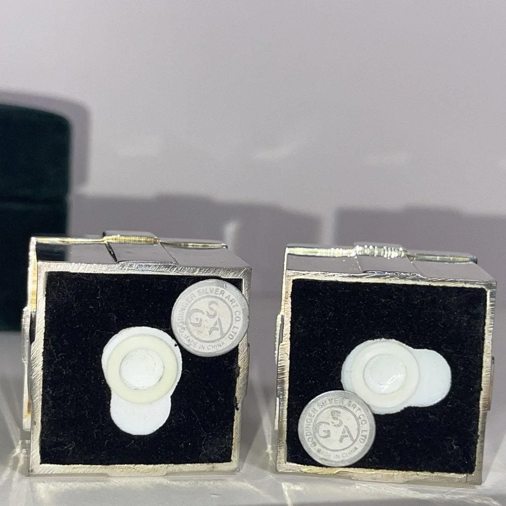 VTG Neiman Marcus Godinger Silver Plate Gift Box Salt Pepper Shaker Felt‎ Bottom